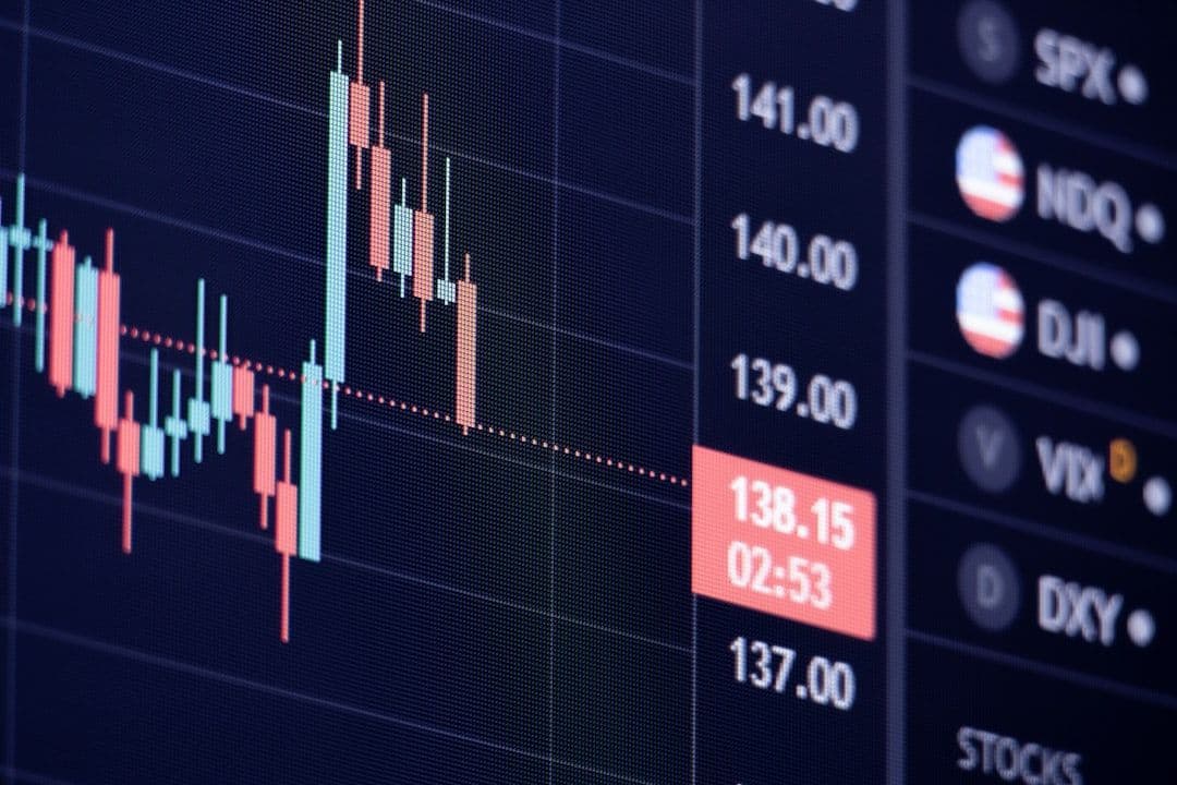 BCE alza i tassi di interesse al 2,25%: prima volta in tre anni